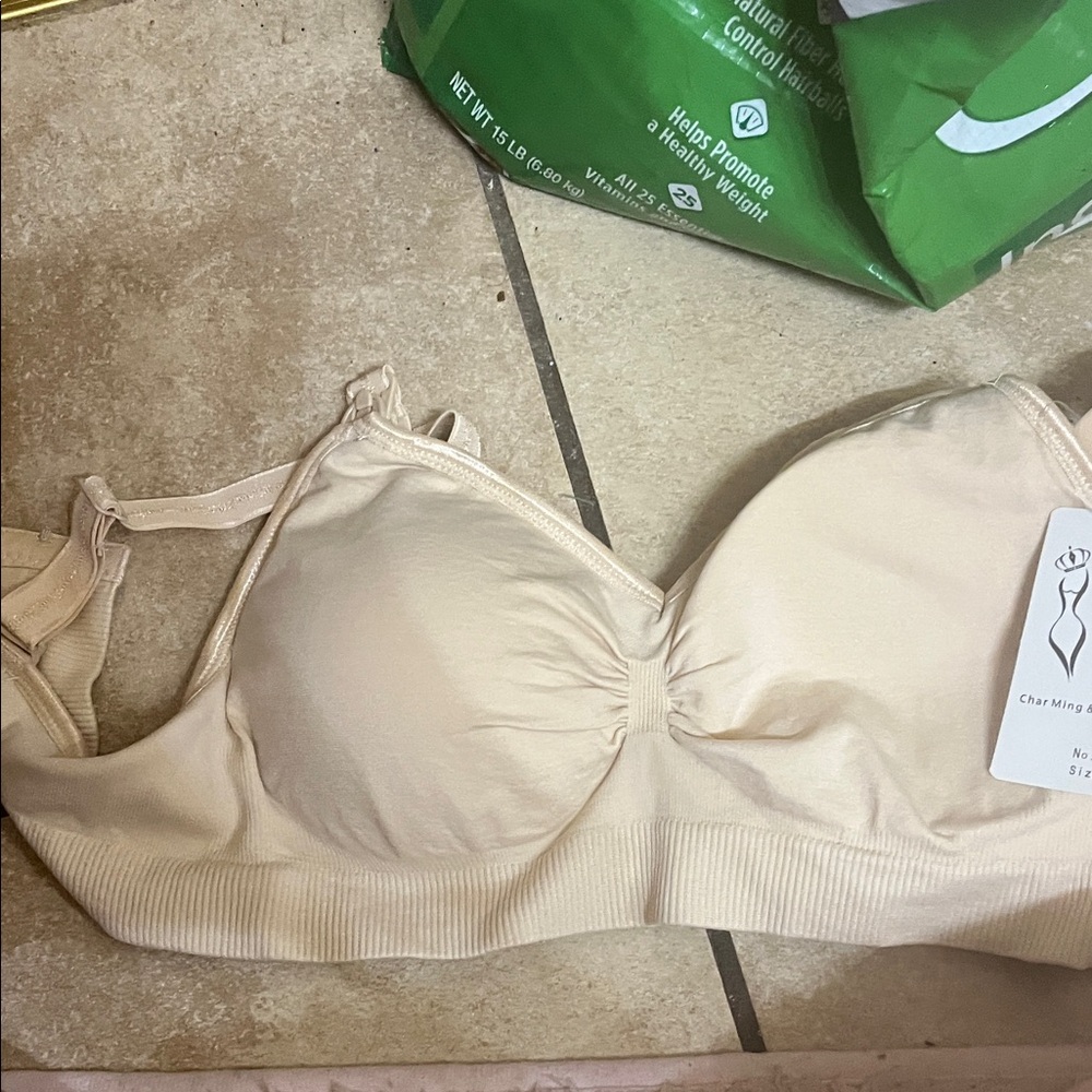 Underwire maternity bra in cream and an Asian size medium